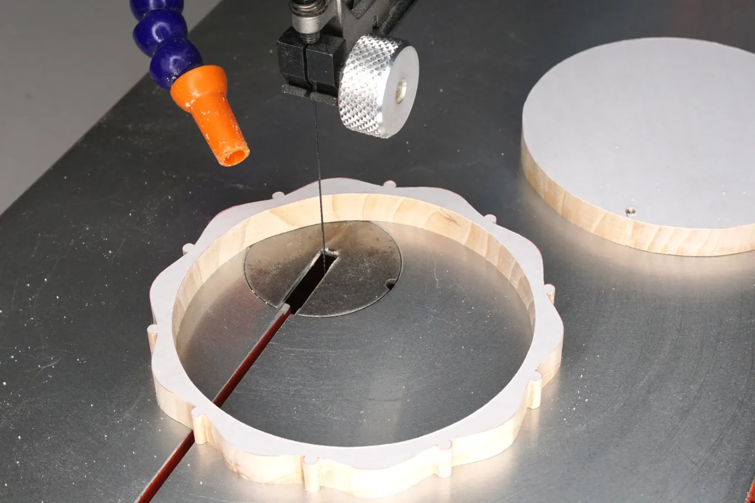 31-05-flechtdose-deko-laubsaege-dekupiersaege-vorlage-innenschnitte-saegen-massivholz-ahorn