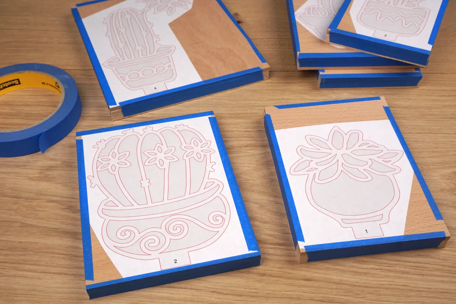 31-05-kakteen-und-sukkulentenl-deko-laubsaege-dekupiersaege-vorlage-blue-tape-ringsum-stapel-fixieren