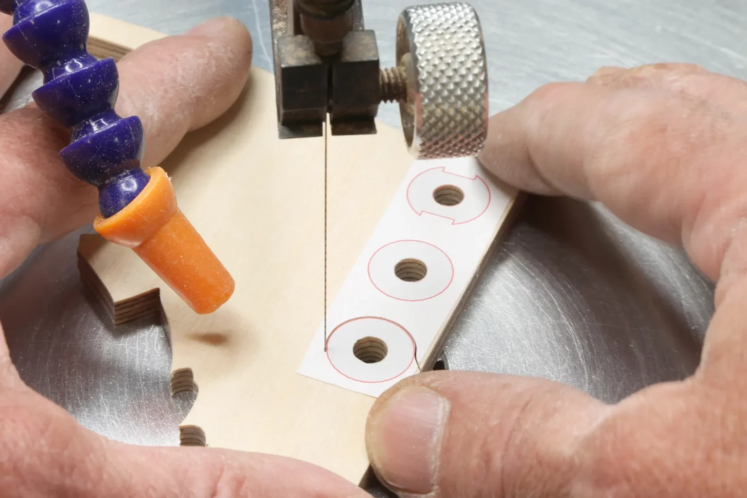 31-06-rosenstaebe-garten-laubsaege-dekupiersaege-vorlage-halteringe-aussaegen