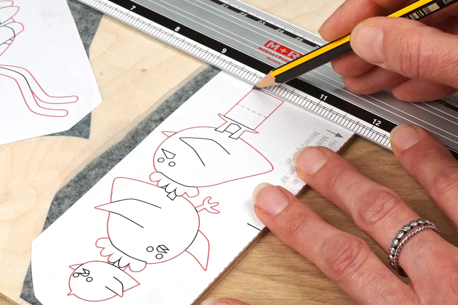31-06-whirligig-flugzeug-garten-laubsaege-dekupiersaege-vorlage-mit-spitzem-bleistifft-durchzeichnen