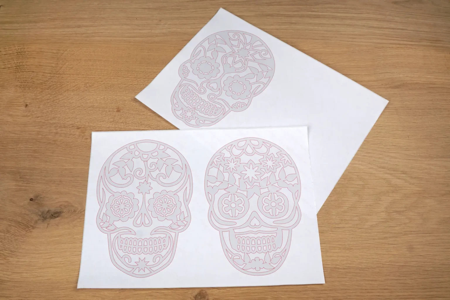 32-01-bling-bling-totenkoepfe-halloween-laubsaege-dekupiersaege-vorlage-kopieren-ausdrucken-vorlagenpapier-selbstkelbend