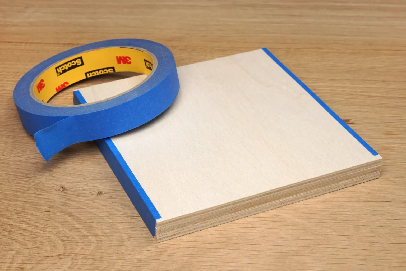 32-02b-teelicht-herbstlaub-deko-herbst-laubsaege-dekupiersaege-vorlage-sperrholzplatten-blue-tape-stapel-fisieren