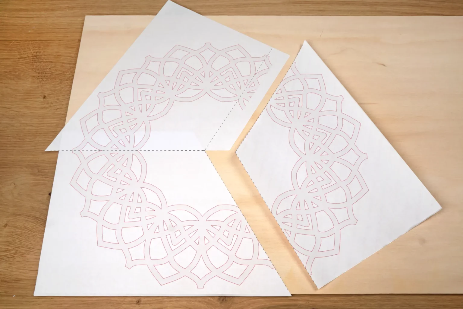 32-04-edler-wandspiegel-deko-laubsaege-dekupiersaege-vorlage-vorlagenpapier-aufkleben-ansetzen-gestrichtelte-linie