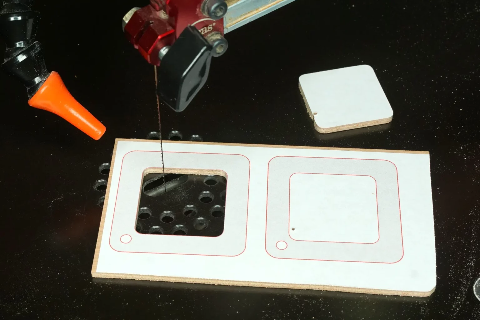 32-04-schluesselanhaenger-diy-laubsaege-dekupiersaege-vorlage-innenschnitte-saegen-rahmen-edelsperrholz