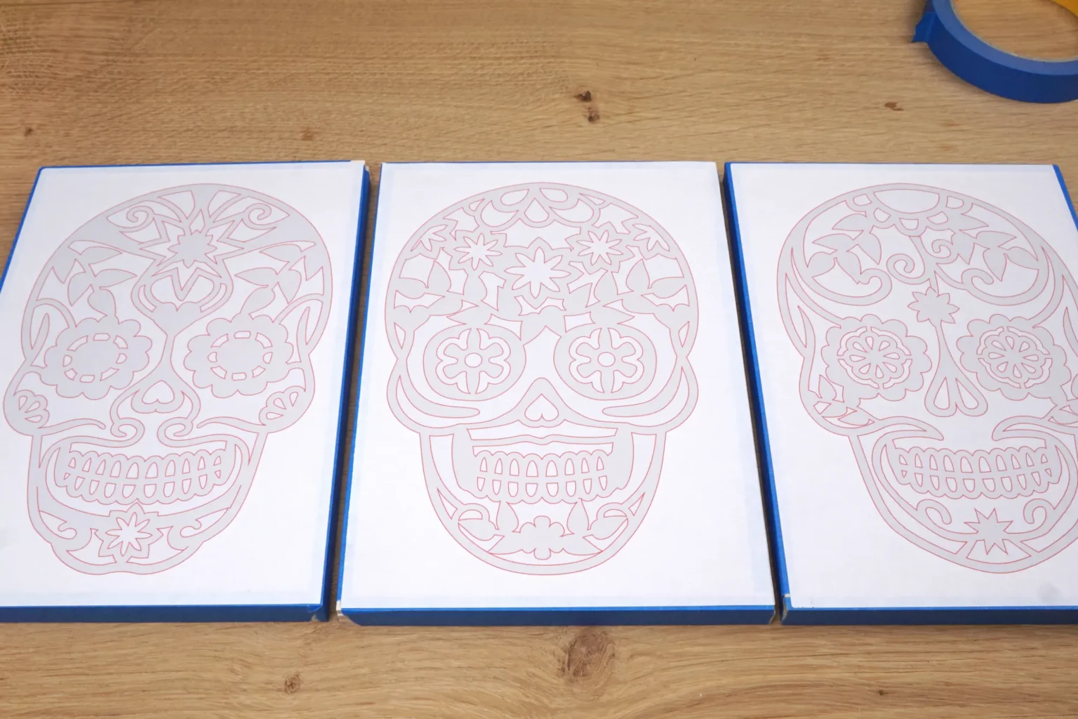 32-06-bling-bling-totenkoepfe-halloween-laubsaege-dekupiersaege-vorlage-stapel-vorlagenpapier-aufkleben