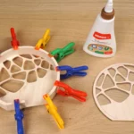 32-14-dekoleuchte-laubsaege-dekupiersaege-vorlage-seitenteil-mit-rahmen-verleimen-verspannen-spannklemmen-leim