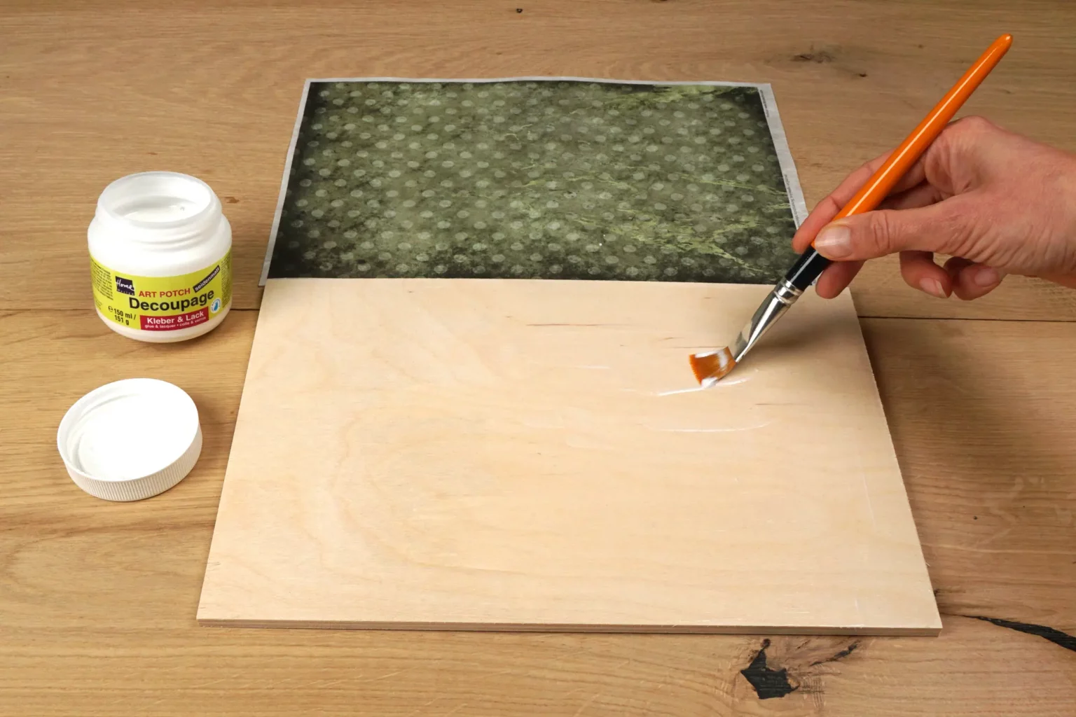 33-02-rehwald-weihnachten-laubsaege-dekupiersaege-vorlage-6-mm-sperrholz-teilbereich-decoupage-kleber-auftragen