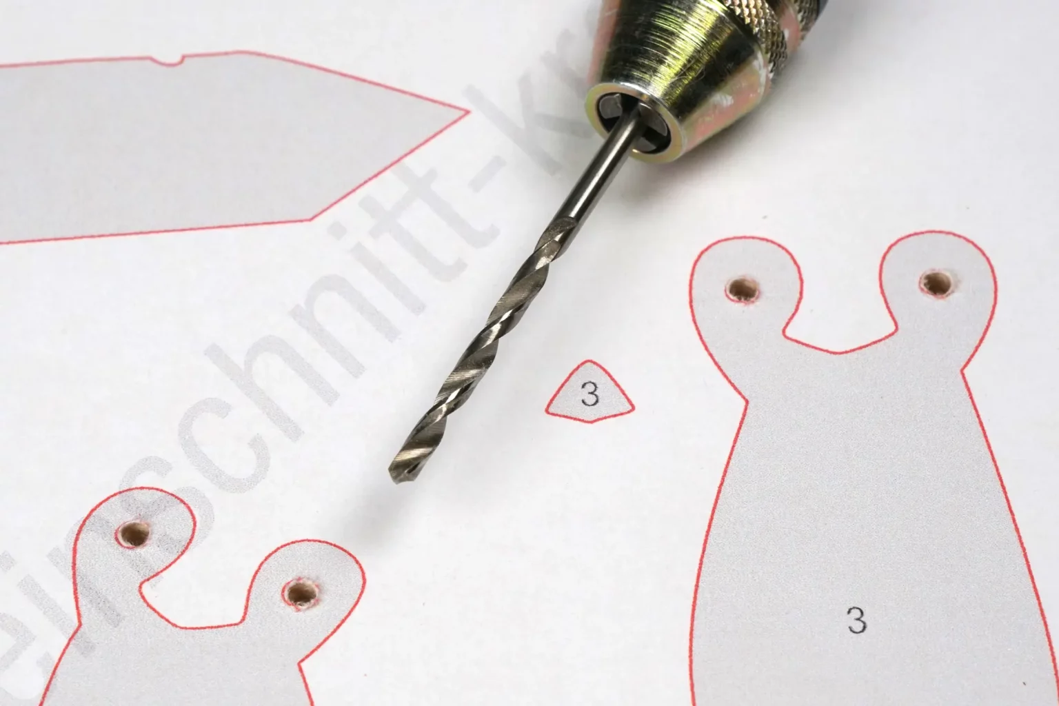 33-03-pinguin-mobilie-kinder-laubsaege-dekupiersaege-vorlage-loecher-augen--bohren