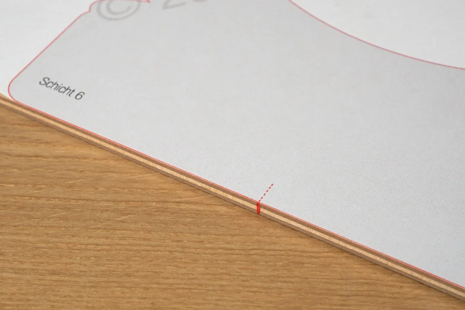 33-04-santas-sleigh-weihnachten-laubsaege-dekupiersaege-vorlage-vorlagenpapier-buendig-an-materialkante-und-markierung-aufkleben