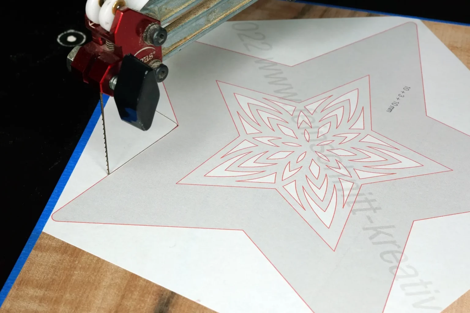 33-05-betonstern-deko-weihnachten-laubsaege-dekupiersaege-vorlage-stapel-aussenkontur-saegen