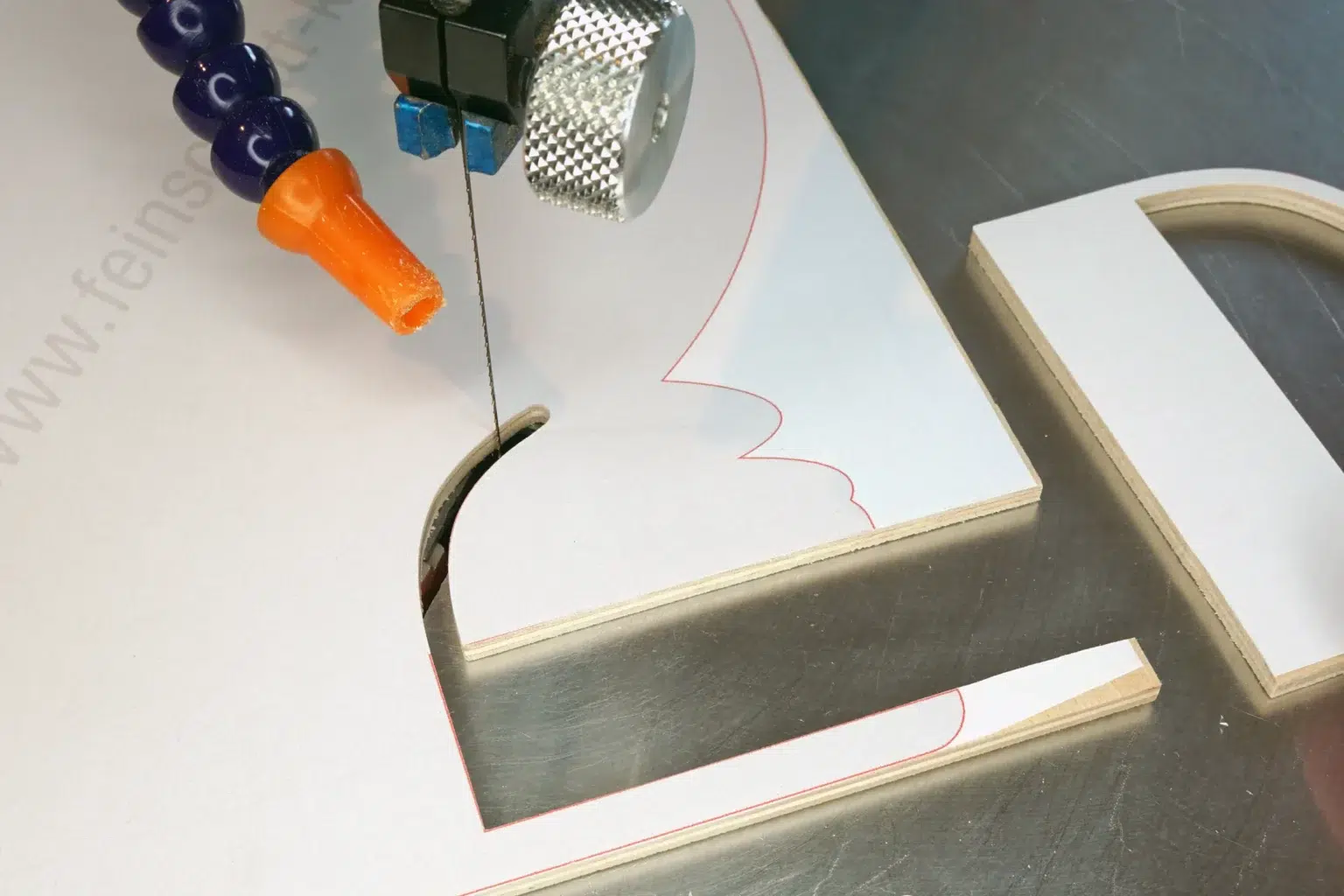 33-05-santas-sleigh-weihnachten-laubsaege-dekupiersaege-vorlage-batteriefach-aussaegen-schicht-1-2-3