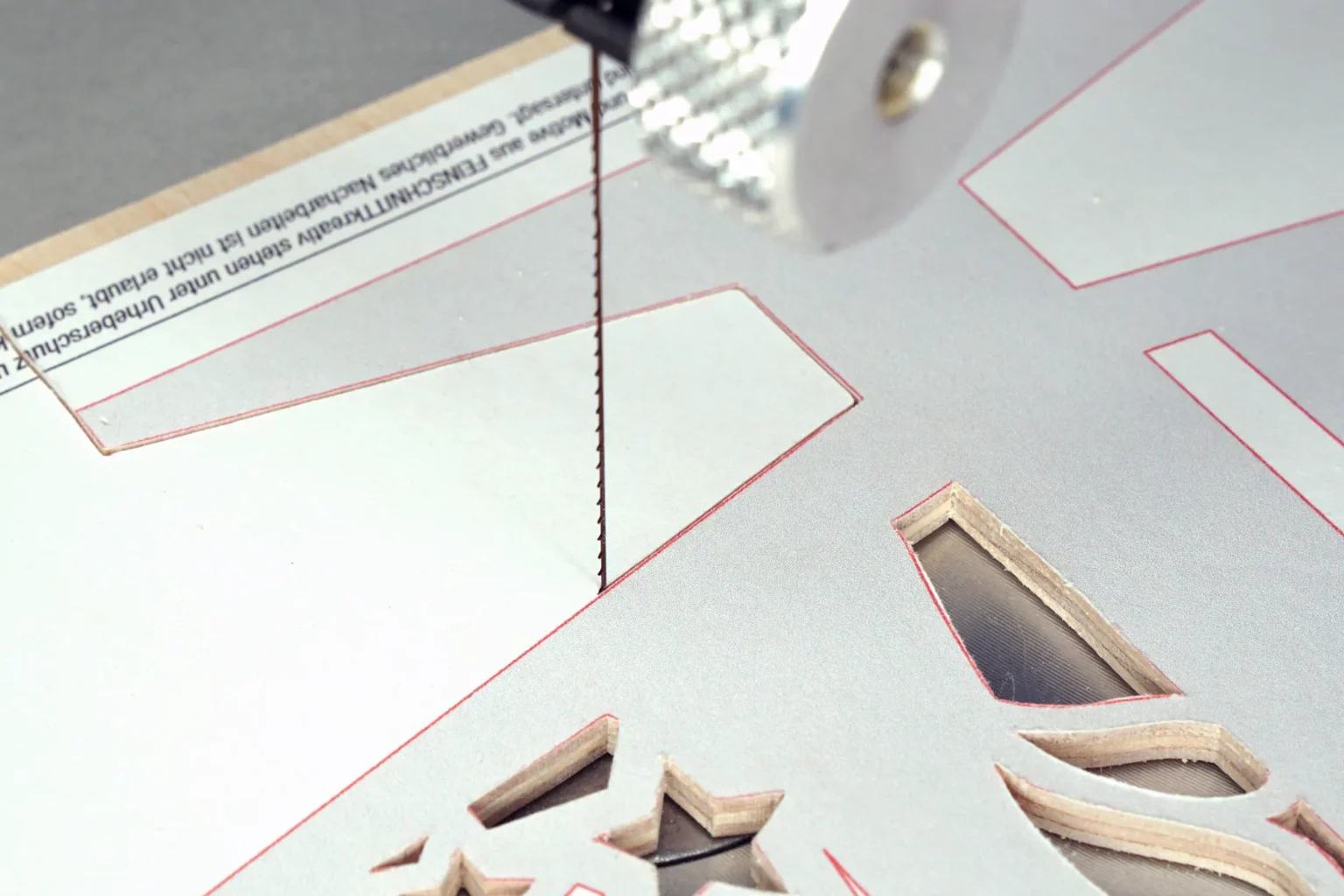 33-06-nordischer-tannenbaum-deko-laubsaege-dekupiersaege-vorlage-aussenkontur-saegen