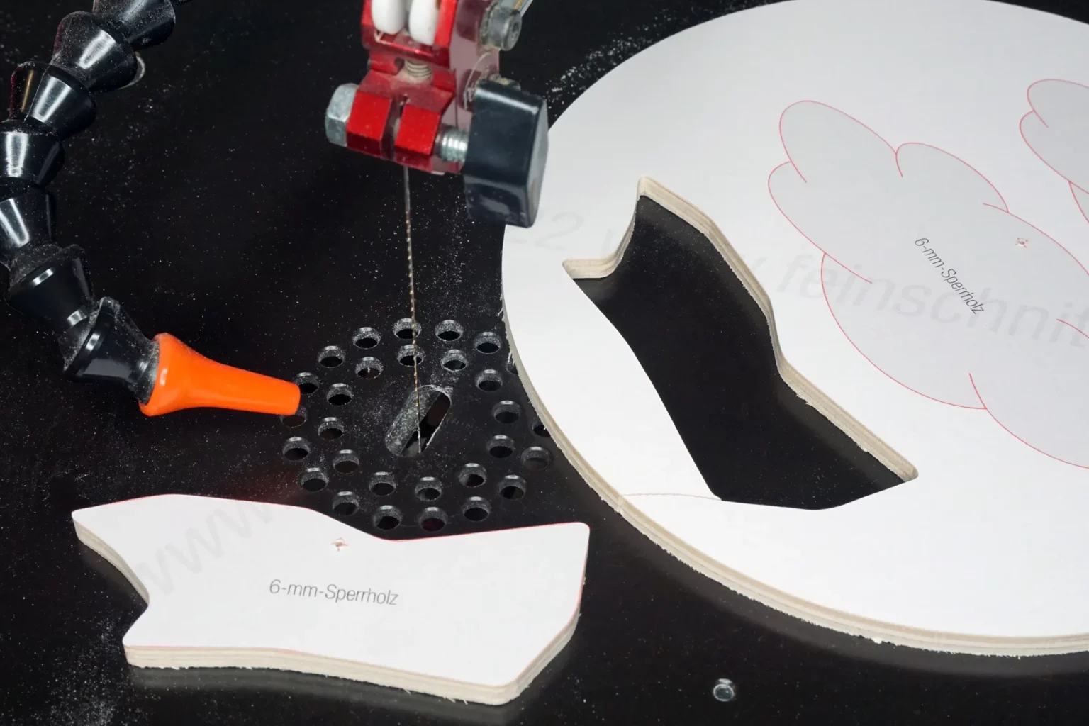 33-06-pinguin-mobilie-kinder-laubsaege-dekupiersaege-vorlage-eisscholle-wolken-aussaegen