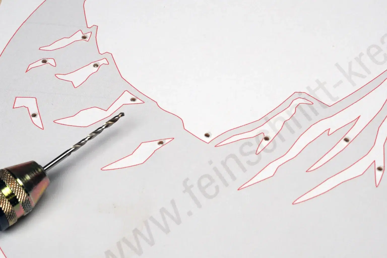 33-06a-santas-sleigh-weihnachten-laubsaege-dekupiersaege-vorlage-saegeblattdurchfuherungen-bohren