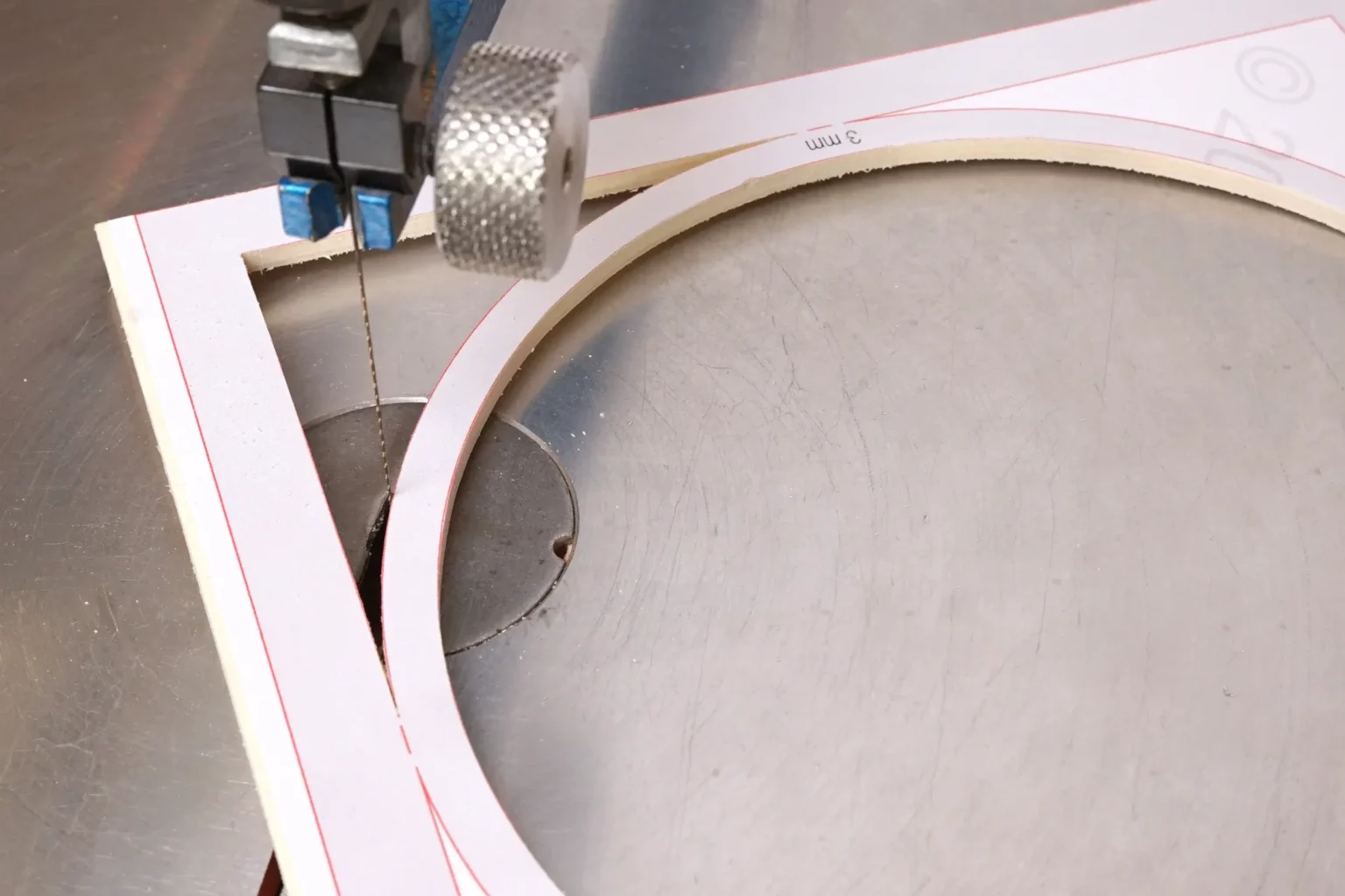 34-04-deko-ornament-laubsaege-dekupiersaege-vorlage-innenschnitte-saegen-aussenkontur-rahmen