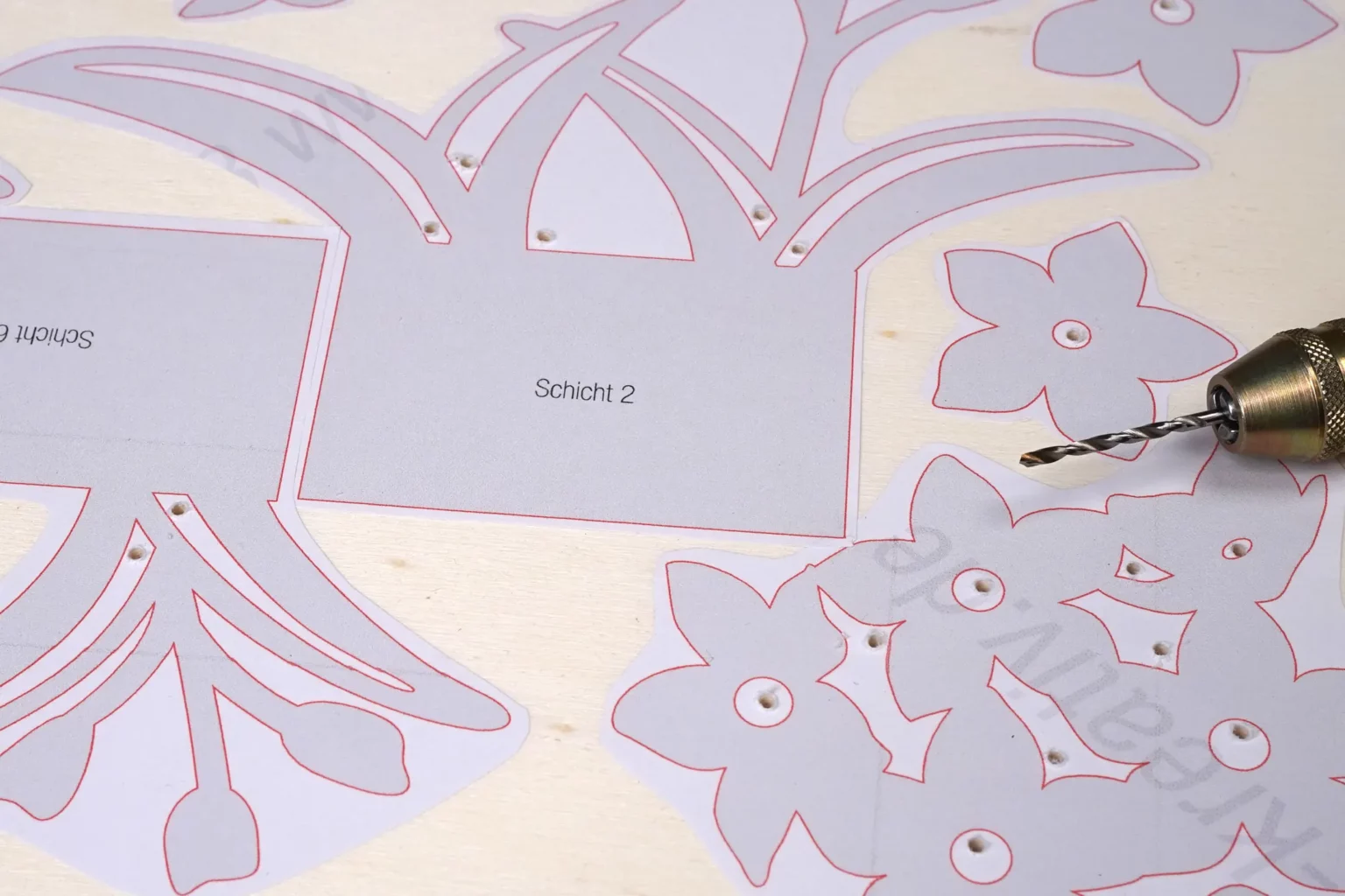 34-04-fruehlingsblueher-deko-laubsaege-dekupiersaege-vorlage-saegeblattdurchfuehrungen-bohren