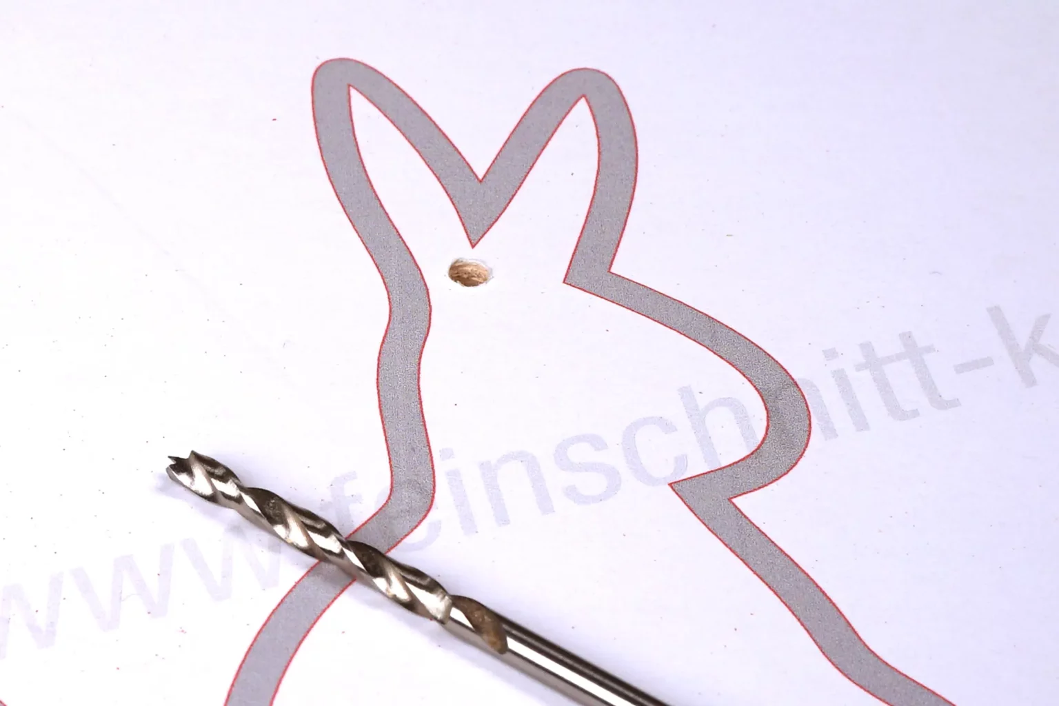 34-04a-osterwiese-deko-laubsaege-dekupiersaege-vorlage-saegeblattdurchfuehrungen-bohren-hasenmotiv-8-mm-sperrholzt