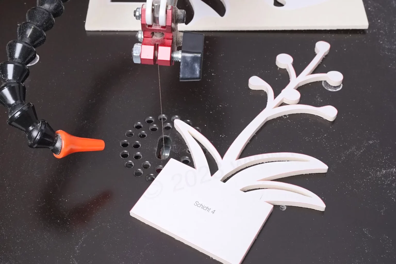 34-06-fruehlingsblueher-deko-laubsaege-dekupiersaege-vorlage-aussenkontur-saegen