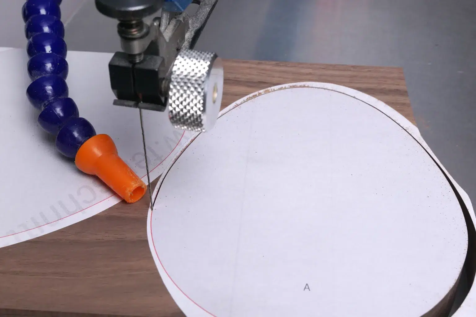 38-04-chilllende-haeschen-osterdeko-laubsaege-dekupiersaege-vorlage-eier-aussenkontur-saegen