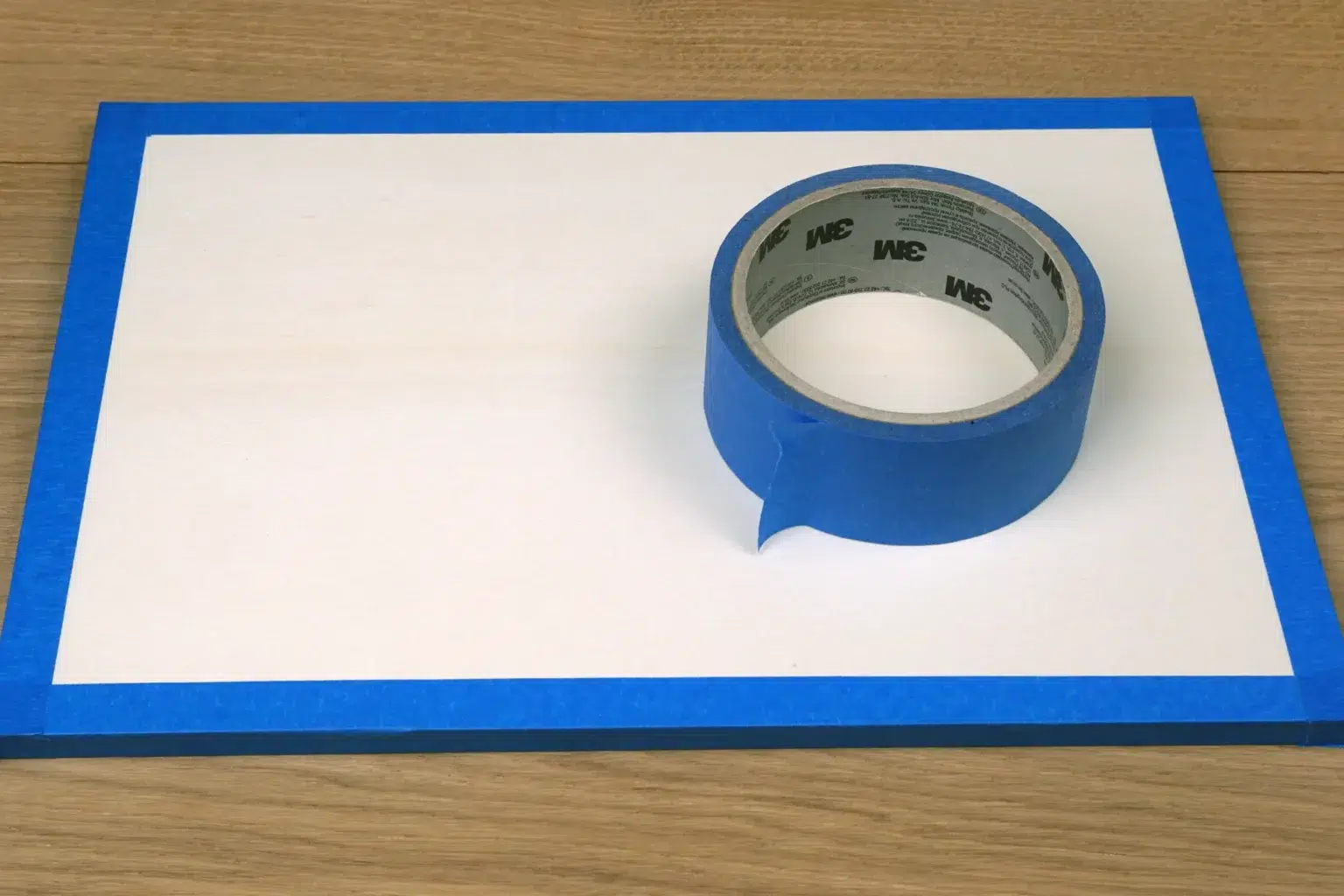 38-04-hasiger-ostergruss-aufsteller-laubsaege-dekupiersaege-vorlage-sperrholzplatten-blue-tape-stapel-fixieren