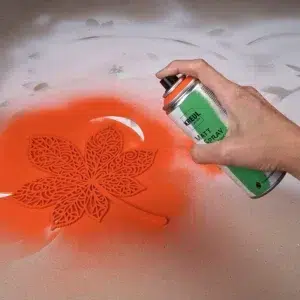 KREUL Matt-Spray BLAU kreul-acryl-mattspray-anwendung-orange-blattwerk