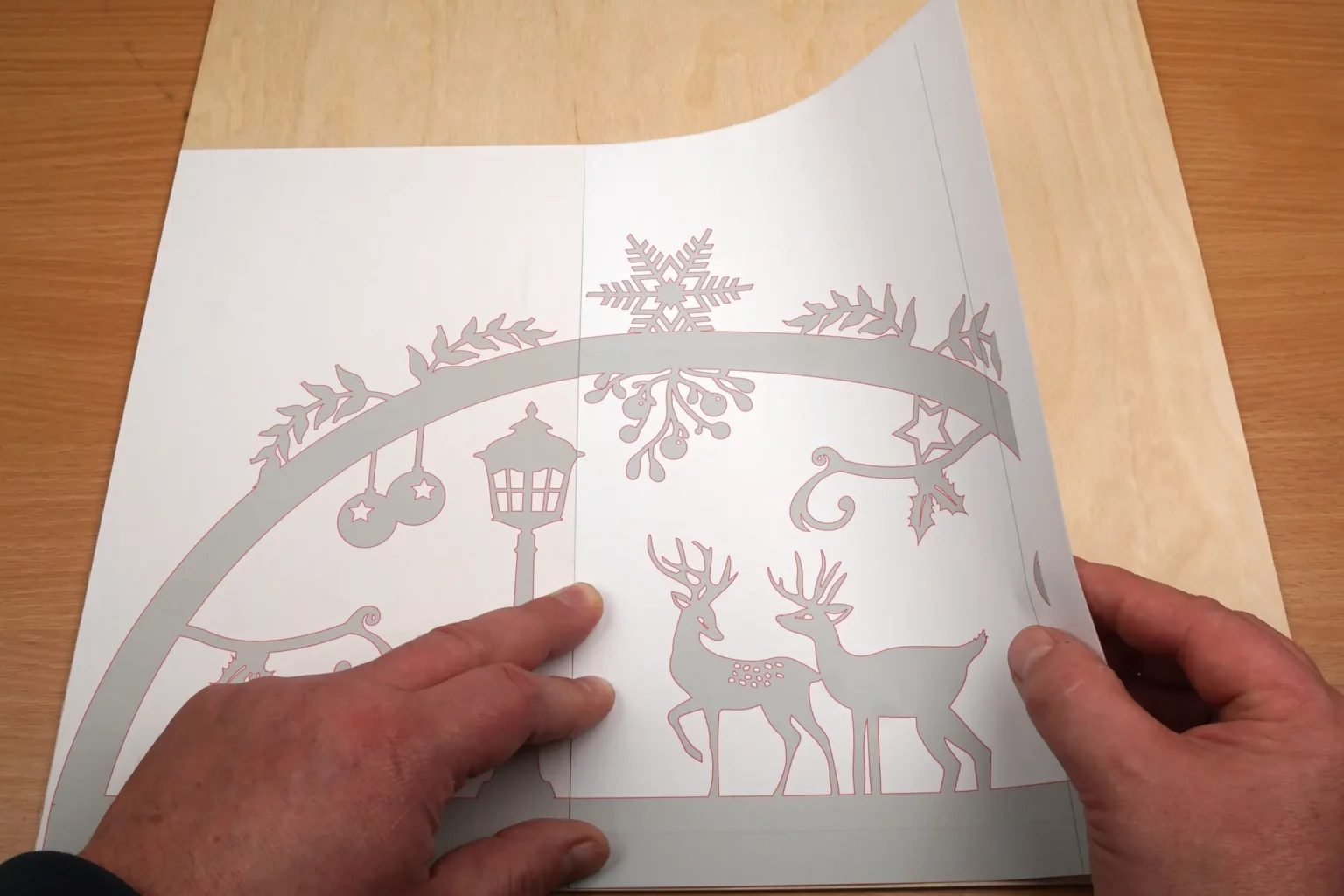 21-01-rehgefluester-schwibbogen-laubsaege-dekupiersaege-vorlage-drucken-vorlagenpapier-zuschneiden-aufkleben-ansetzen