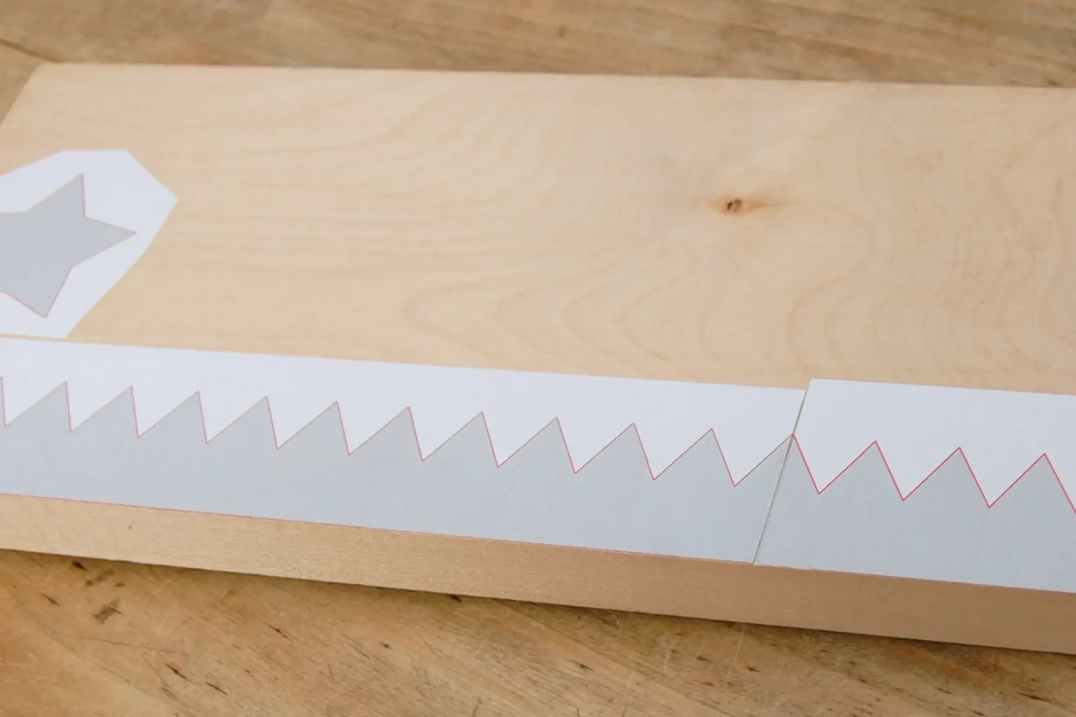 21-02-adventsallee-laubsaege-dekupiersaege-vorlage-vorlagenpapier-aufkleben-ansetzen-massivholz