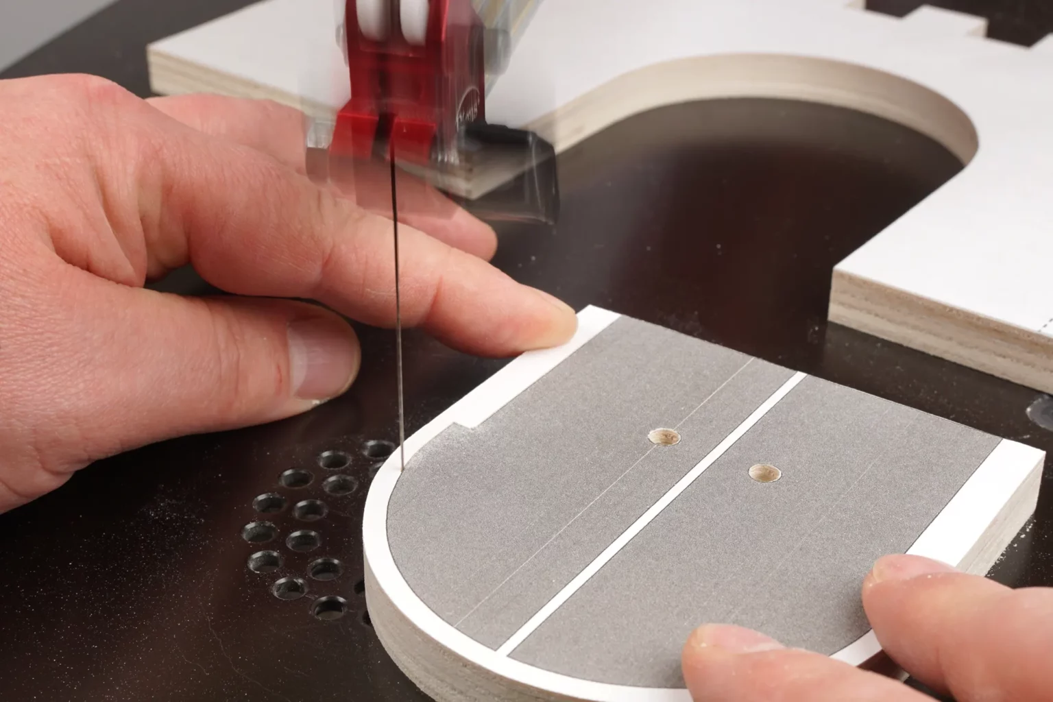 21-02-schloss-drachenstein-spielzeug-laubsaege-dekupiersaege-vorlage-tor-aussaegen