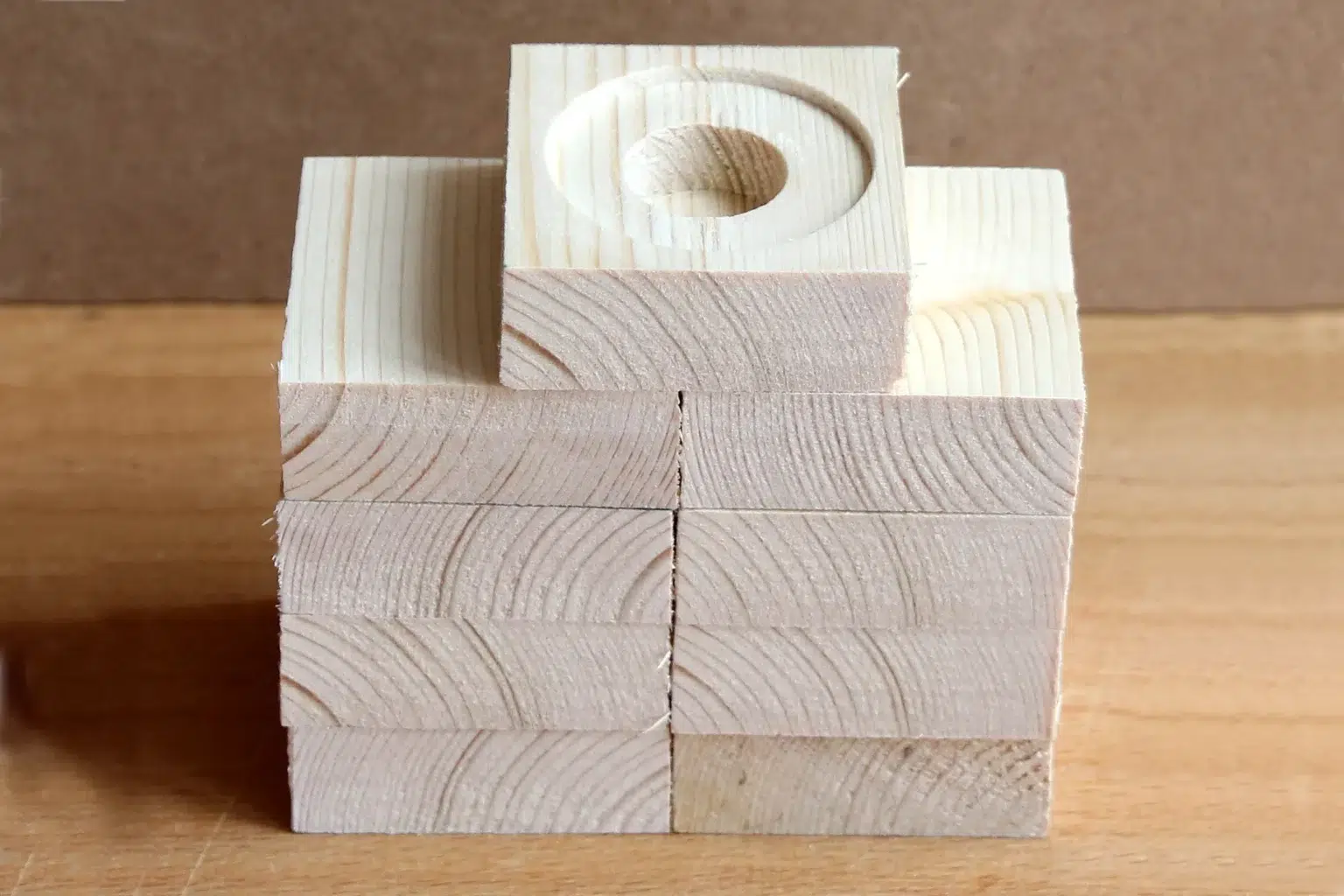 21-02c-skandinavisch-schlicht-weihnachtsbaum-laubaege-dekupiersaege-vorlage-gesaegte-zwischenstuecke