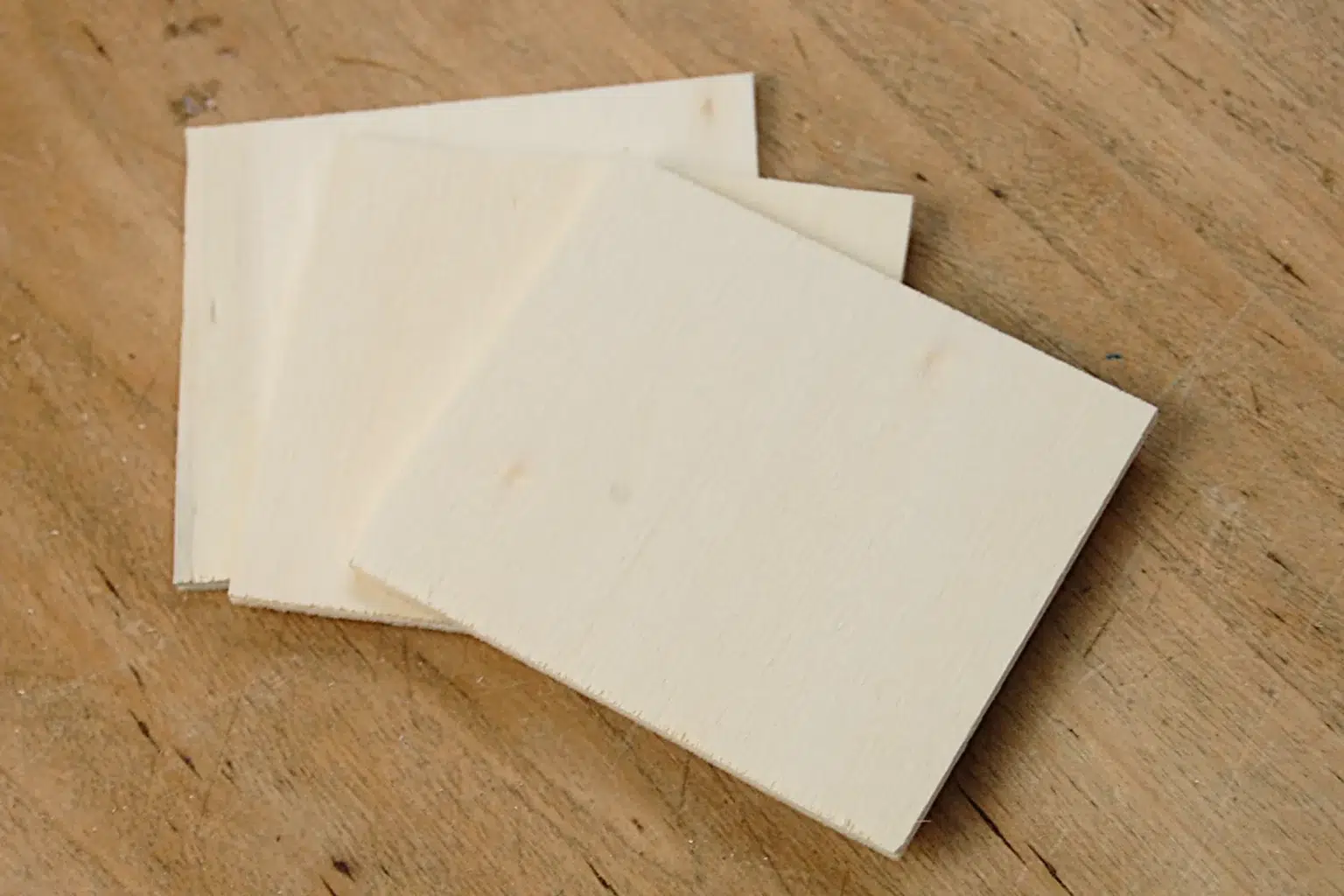 21-03a-weihnachtsspatzen-deko-laubsaege-dekupiersaege-vorlage-sperrholz-zusaegen