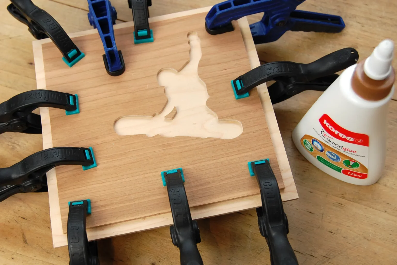 21-04-lord-of-the-board-deko-sport-laubsaege-dekupiersaege-vorlage-schichten-verleimen