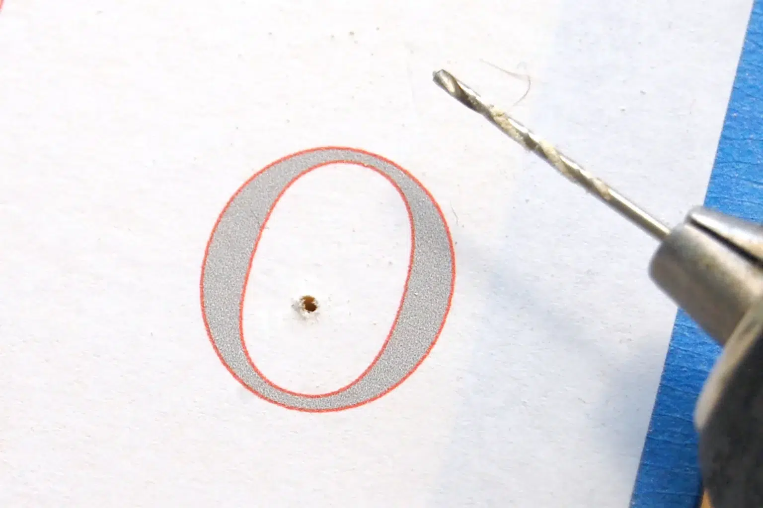 21-04-weihnachtsspatzen-deko-laubsaege-dekupiersaege-vorlage-saegeblattdurchfuehrungen-bohren