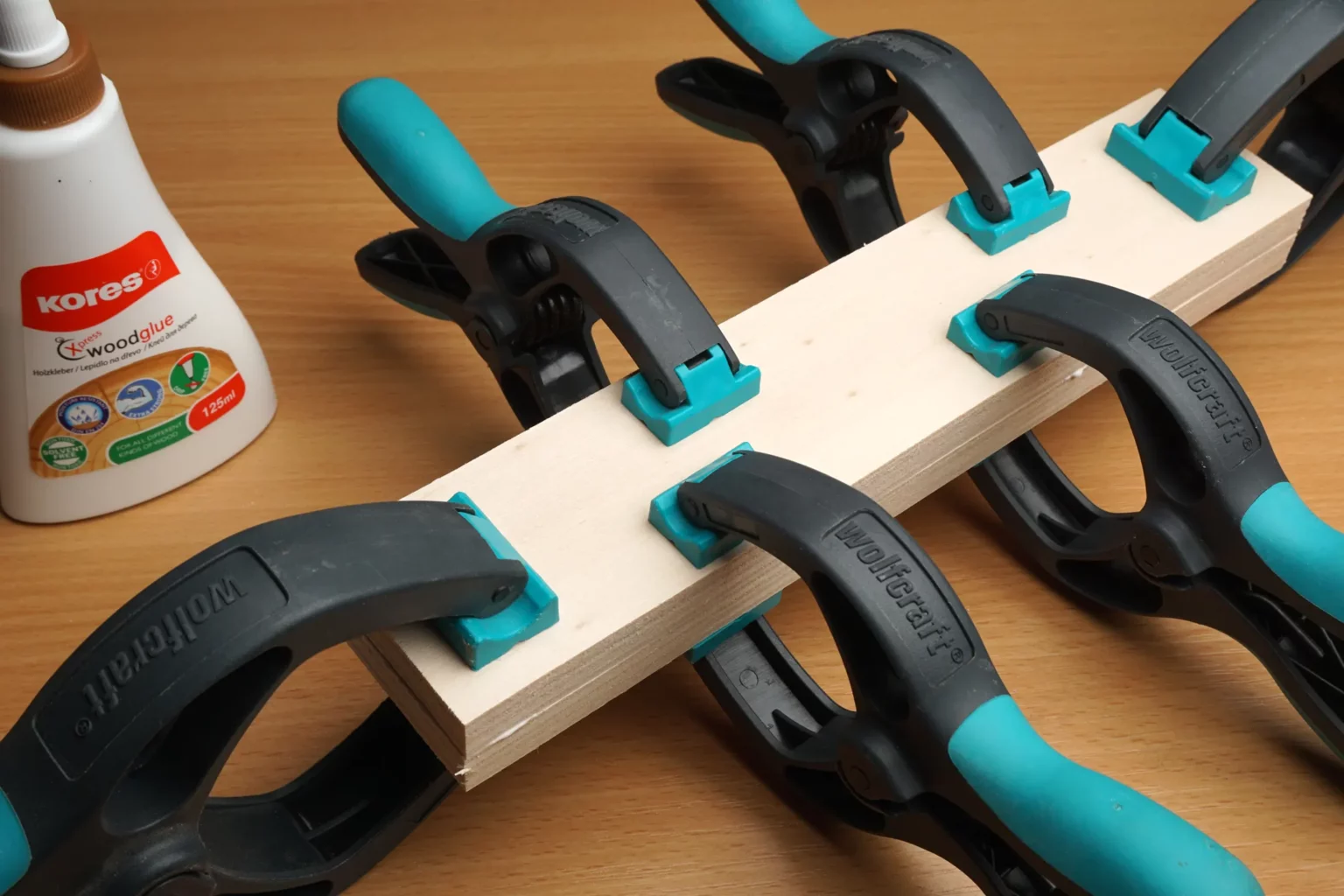 21-04a-schloss-drachenstein-spielzeug-laubsaege-dekupiersaege-vorlage-sperrholz-verleimen-verspannen-treppe