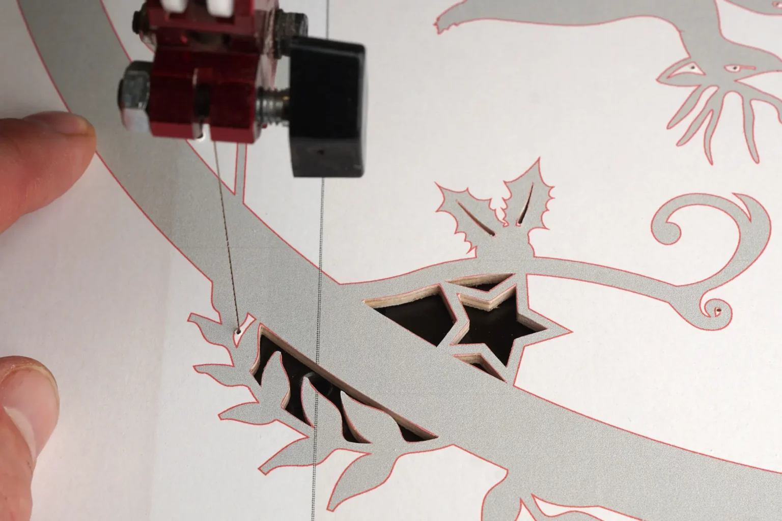 21-05-rehgefluester-schwibbogen-laubsaege-dekupiersaege-vorlage-innenschnitte-saegen