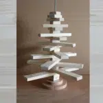 21-12-02-skandinavisch-schlicht-weihnachtsbaum-laubaege-dekupiersaege-vorlage-zusammengesetzer-baum