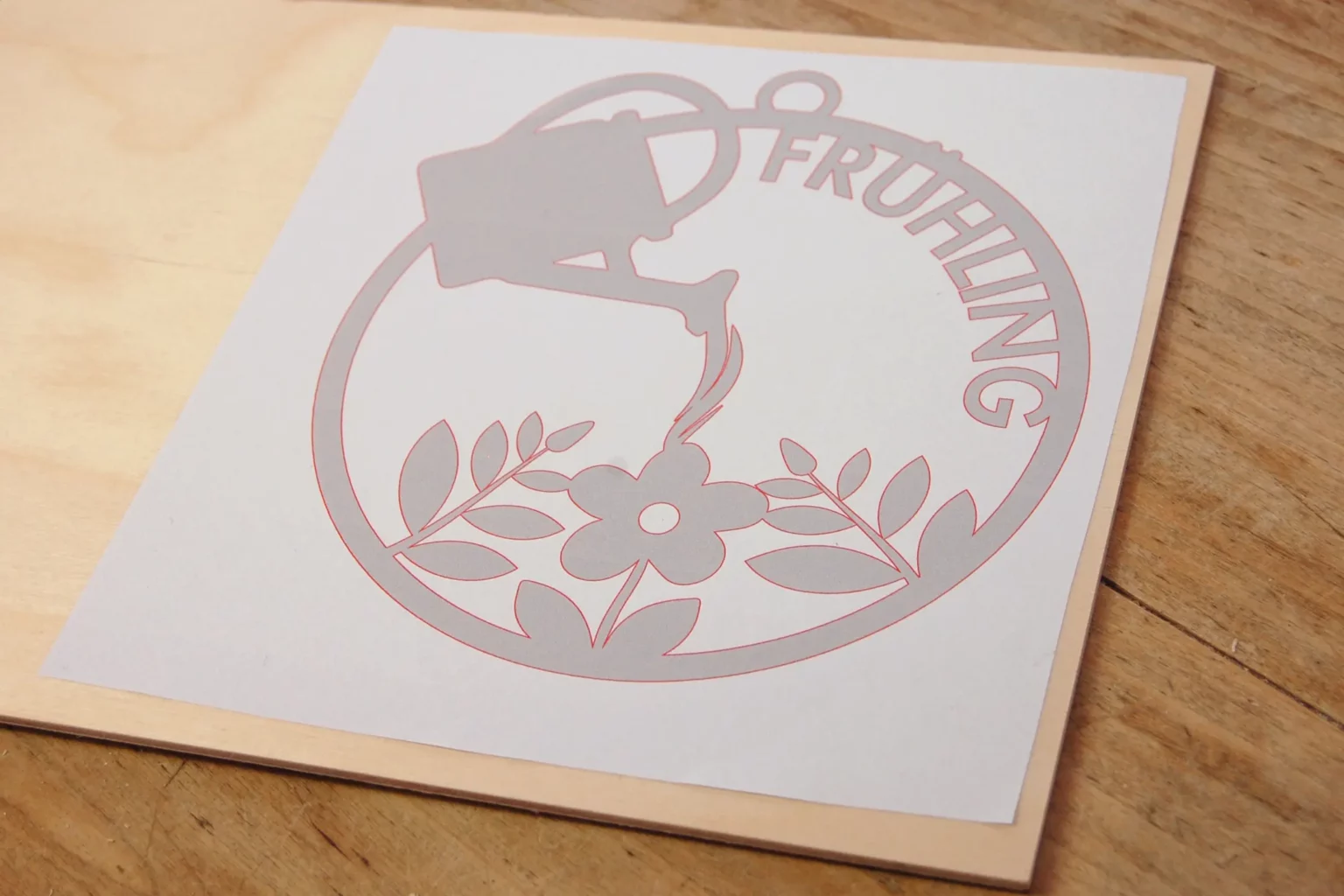 22-01-fruehlingstage-deko-fensterbild-laubsaege-dekupiersaege-vorlage-drucken-vorlagenpapier-selbstklebend-aufkleben