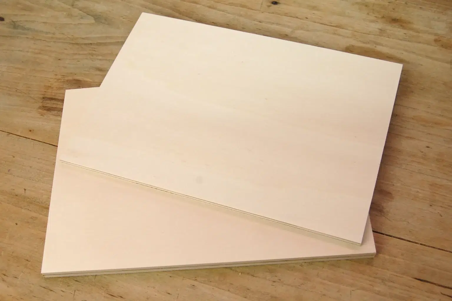 22-01a-hasenversteck-ostern-laubsaege-dekupiersaege-vorlage-sperrholzplatten-bereitlegen