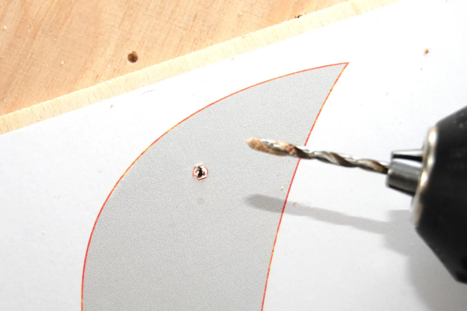 22-03a-gaensemarsch-deko-fensterbild-laubsaege-dekupiersaege-vorlage-saegeblattdurchfuehrungen-bohren