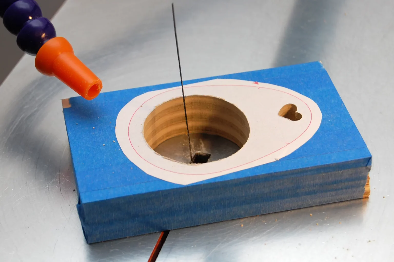 22-04-eierfaecher-ostern-laubsaege-dekupiersaege-vorlage-innenschnitte-saegen-stapel