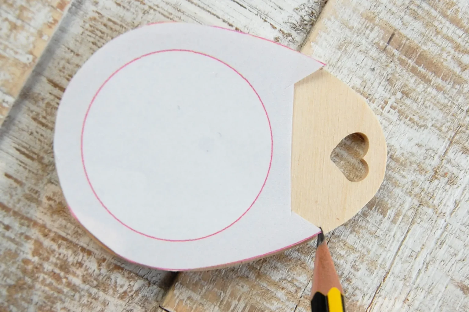 22-06-eierfaecher-ostern-laubsaege-dekupiersaege-vorlage-markierung-uebertragen-bleistift