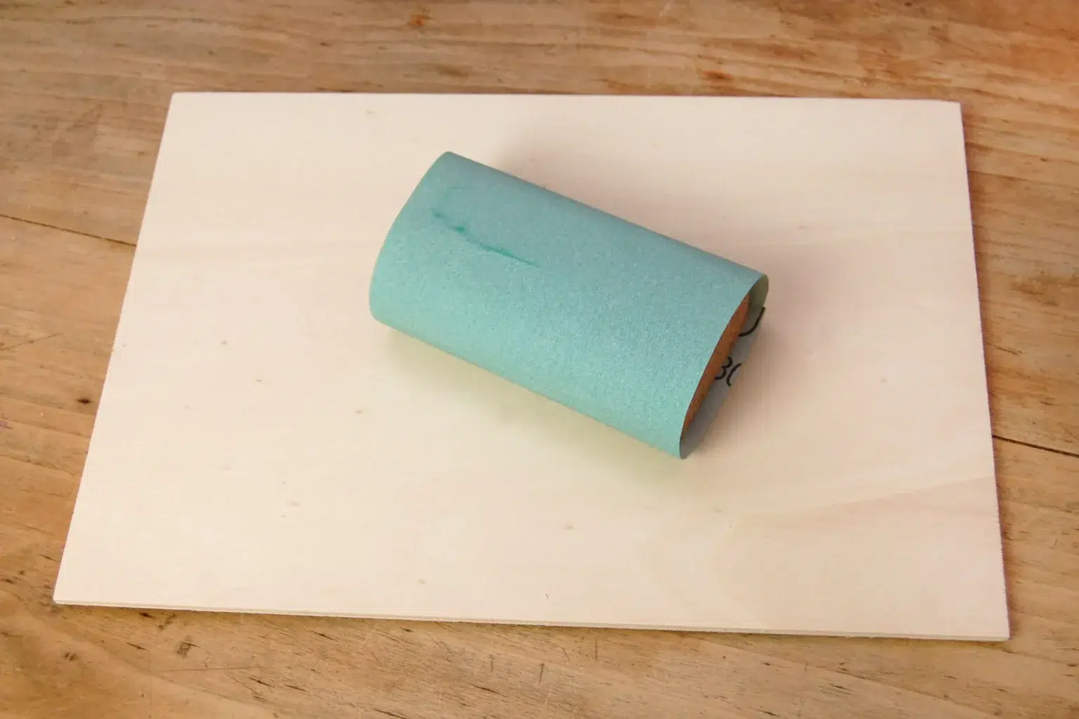 23-01a-lichterkelch-deko-laubsaege-dekupiersaege-vorlage-sperrholz-oberflaeche-schleifen-glaetten