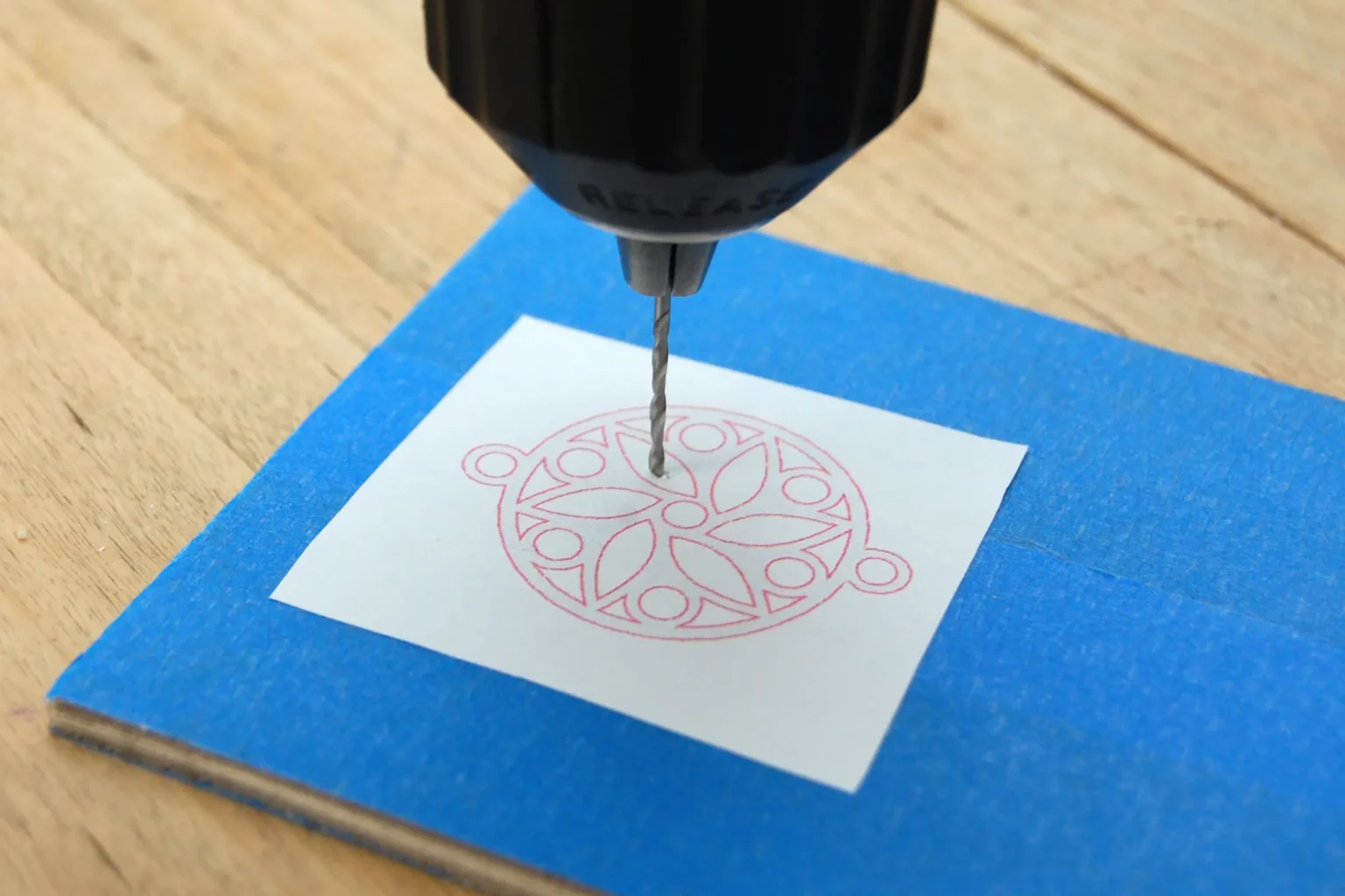 23-02-boho-chic-schmuck-laubsaege-dekupiersaege-vorlage-ausdrucken-vorlagenpapier-aufkleben-saegeblattdurchfuehrungen-bohren