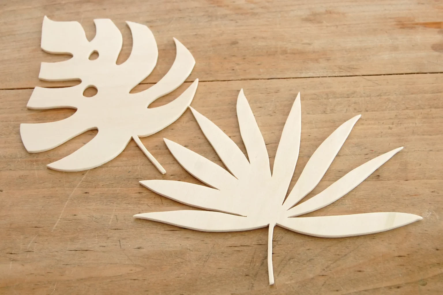 23-02-tropenblaetter-deko-laubsaege-dekupiersaege-vorlage-blaetter-aussaegen