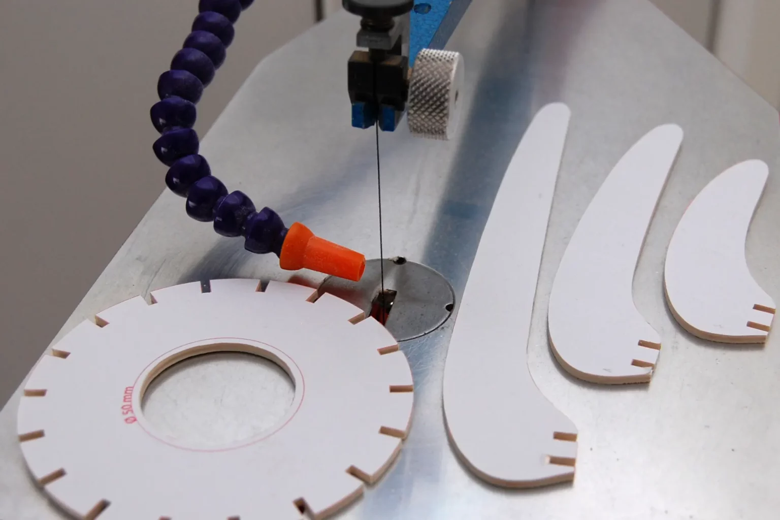 23-03-lichterkelch-deko-laubsaege-dekupiersaege-vorlage-teile-aussaegen