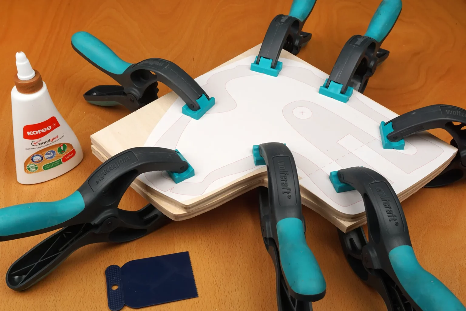 23-03-steckenpferd-spielzeuglaubsaege-dekupiersaege-vorlage-teile-flaechig-verleimen-verspannen