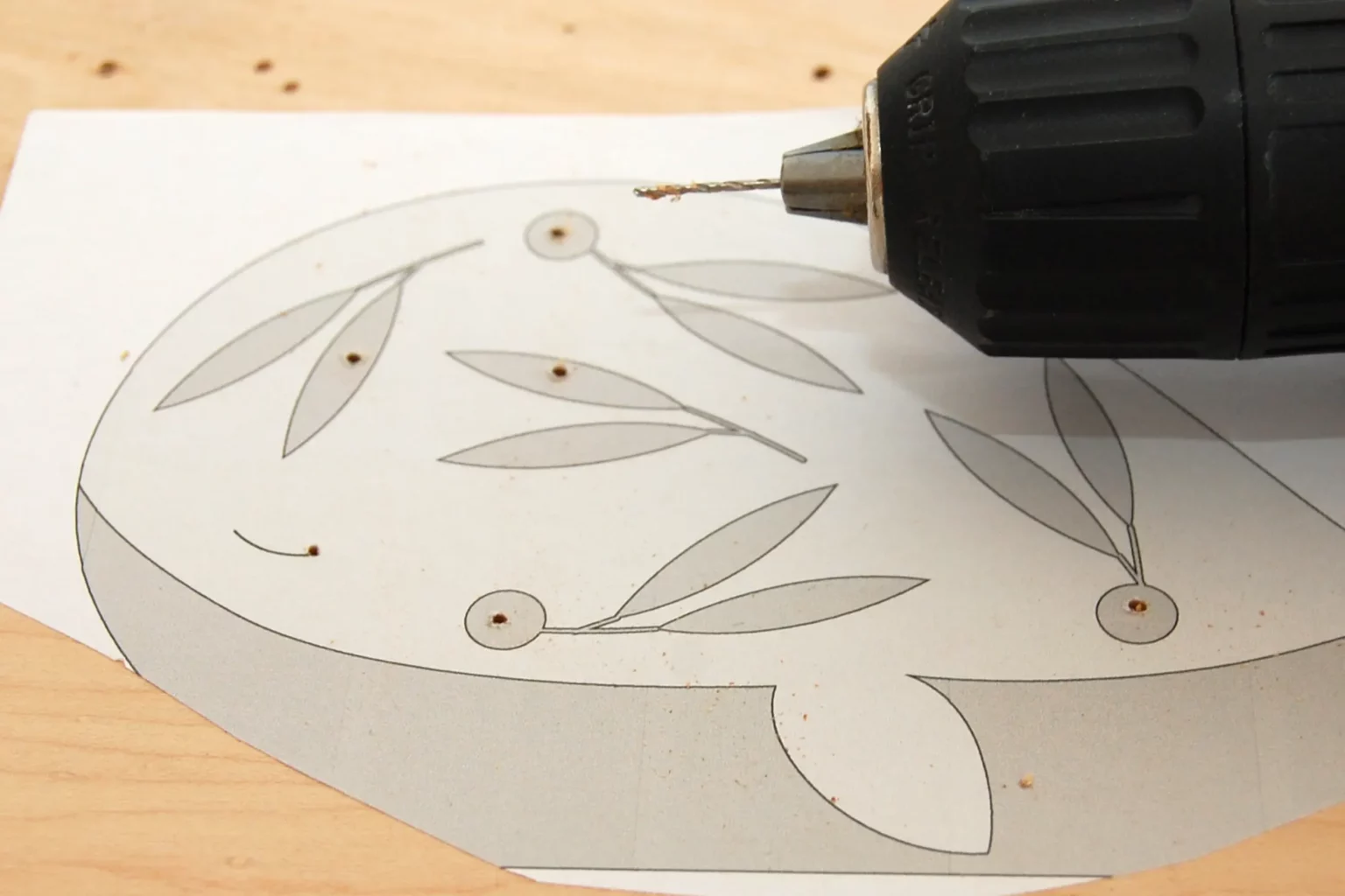 23-03-wale-in-sicht-deko-laubsaege-dekupiersaege-vorlage-saegeblattdurchfuehrungen-bohren-motivschicht-edelsperrholz