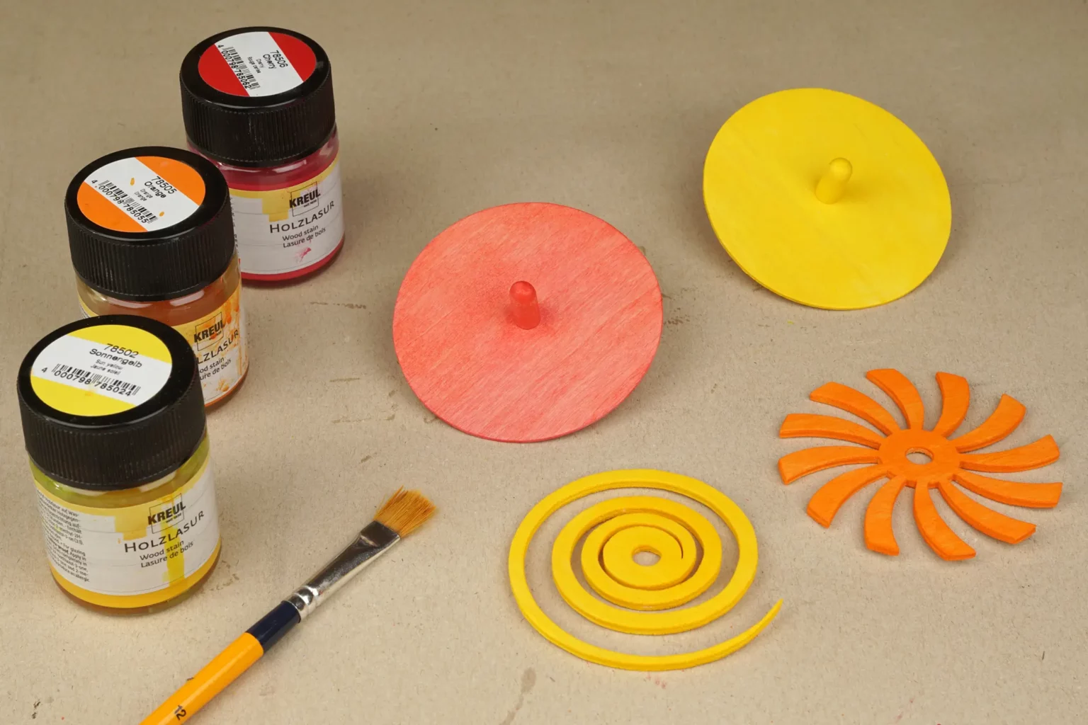 23-05-kreisel-dreh-dich-spielzeug-laubsaege-dekupiersaege-vorlage-kreiselteile-bemalen