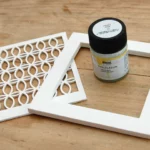 23-06-black-and-white-vase-deko-laubsaege-dekupiersaege-vorlage-motivschicht-rahmen-oberflaechenbehandlung-holzlasur-auftragen