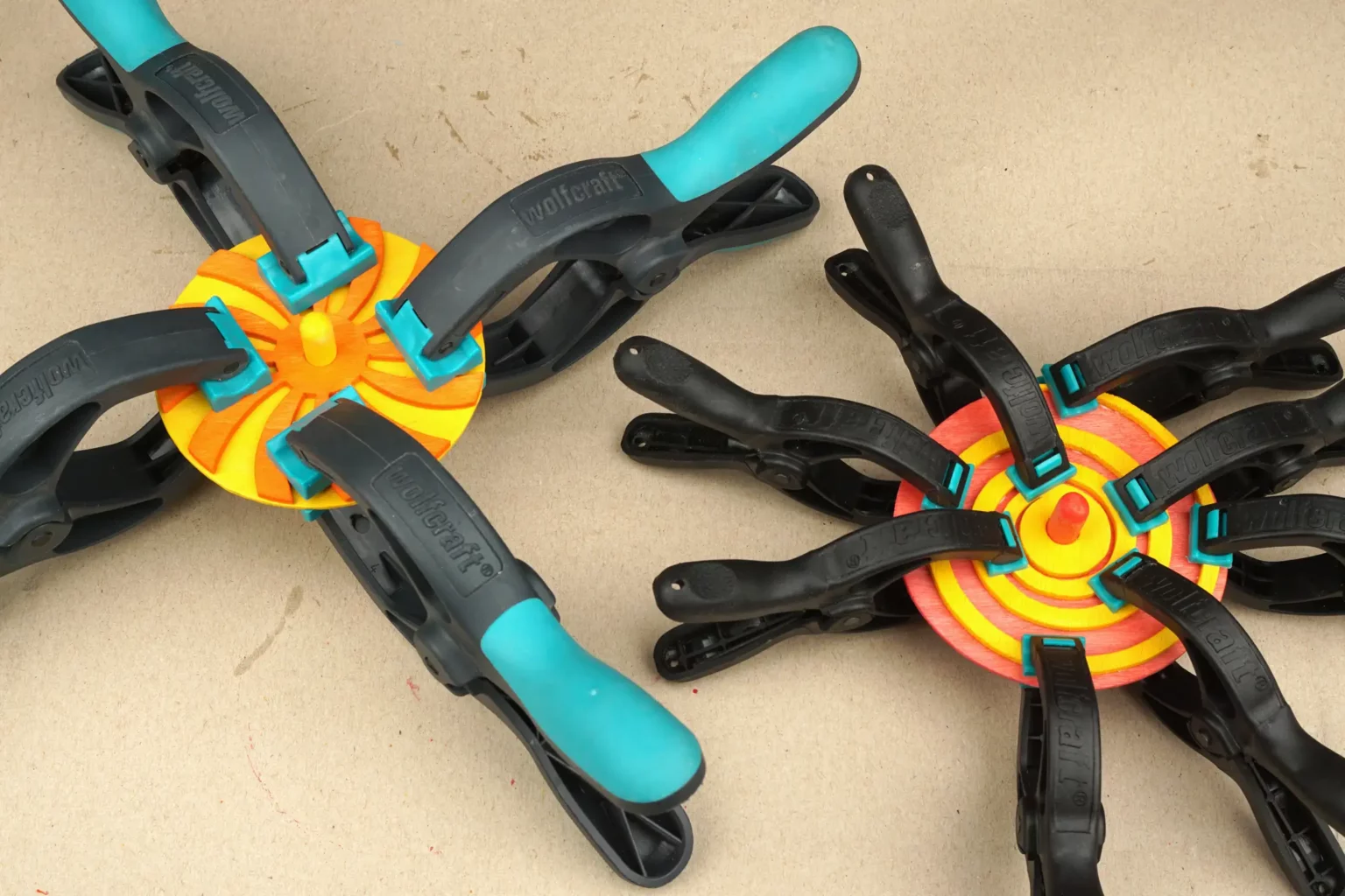 23-06-kreisel-dreh-dich-spielzeug-laubsaege-dekupiersaege-vorlage-kreiselteile-verleimen-spannen-spannklemmen