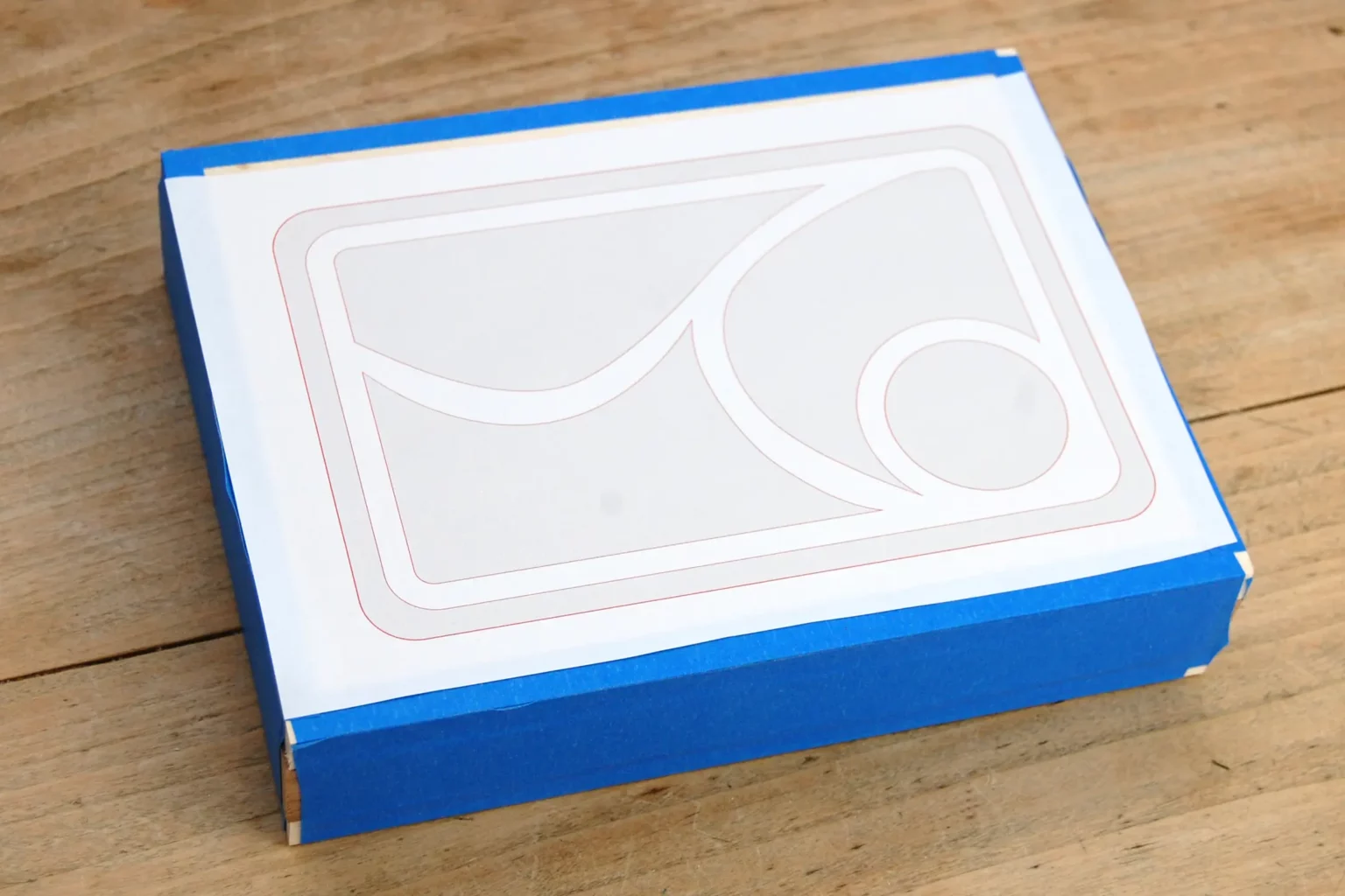 24-03-blumige-schmuckdose-deko-laubsaege-dekupiersaege-vorlage-drucken-vorlagenpapier-selbstklebend-aufkleben